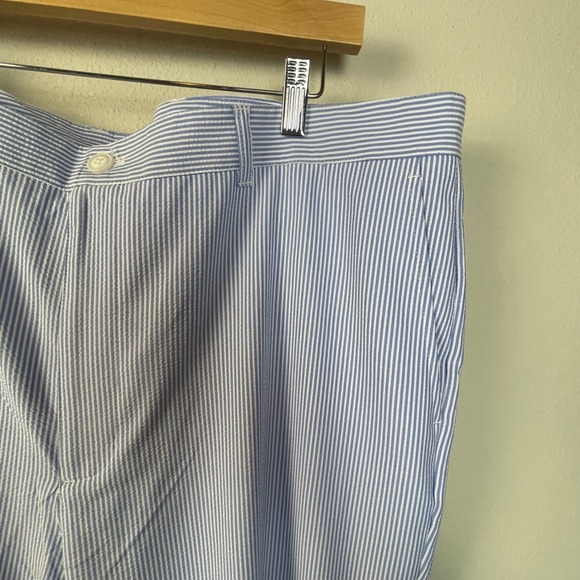 Roundtree & Yorke Performance Pants Men 42x30 Blue White Pinstripe Polyester - Picture 2 of 9